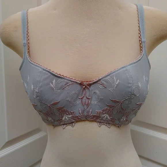 Dainty Balconette Bra - Picture 2 of 4